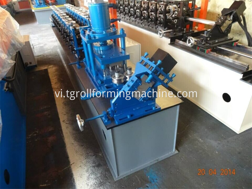 Metal Stud Making Machine